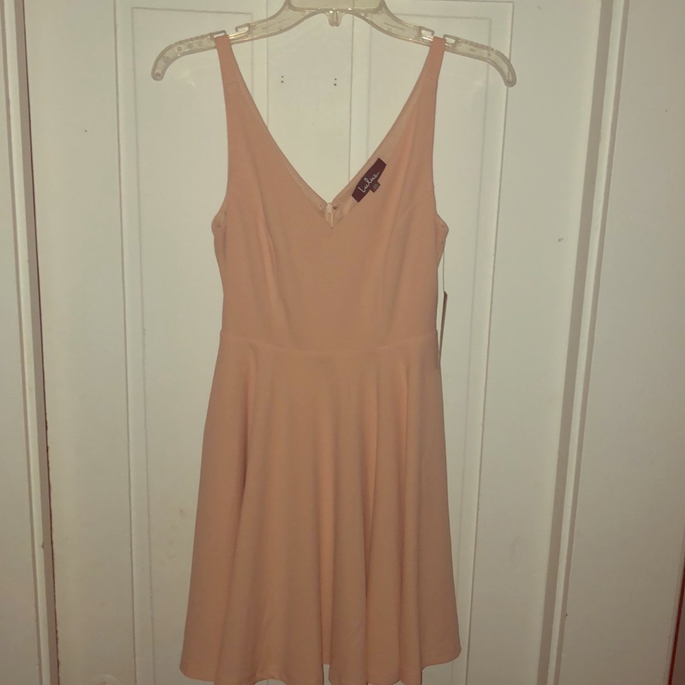 Lulu’s XS, V-neck Blush Darling Delight Dress 👗
